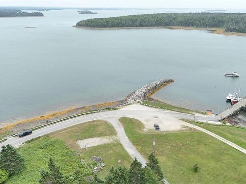 6 Chemin A Leo, Morris Island, NS 