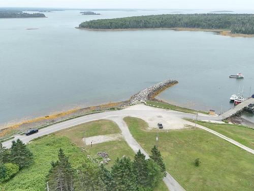 6 Chemin A Leo, Morris Island, NS 