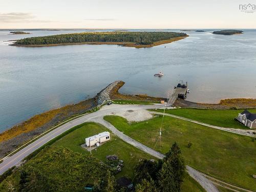 6 Chemin A Leo, Morris Island, NS 
