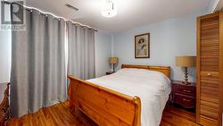 Primary bedroom - 