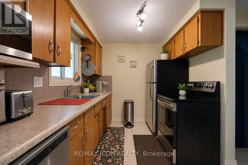 165 Selkirk Drive, Kitchener, ON - Indoor Photo Showing Kitchen With Double Sink