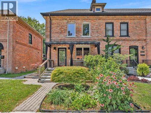 883 MONMOUTH  Windsor, ON N8Y 3L5