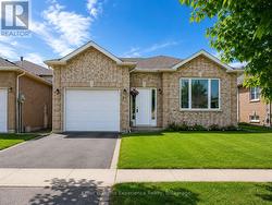 B - 16 NICOLE MARIE AVENUE Barrie (East Bayfield), ON L4M 6Y8
