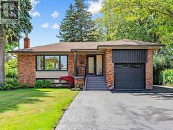 8 TUFTON CRESCENT  Toronto, ON M4A 2E3