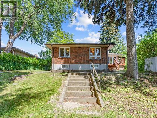 8 Tufton Crescent, Toronto, ON - Outdoor