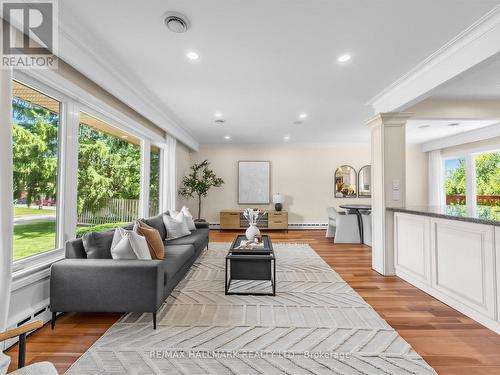 8 Tufton Crescent, Toronto, ON - Indoor Photo Showing Living Room