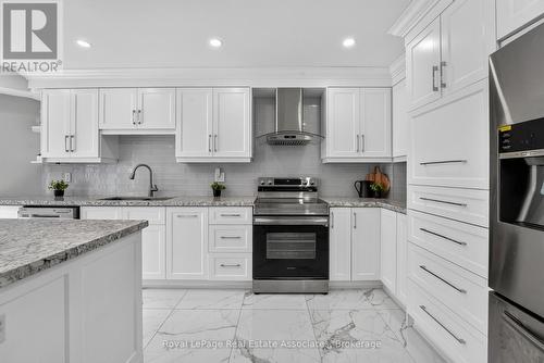 3346 Chartrand Crescent, Mississauga, ON - Indoor Photo Showing Kitchen With Upgraded Kitchen