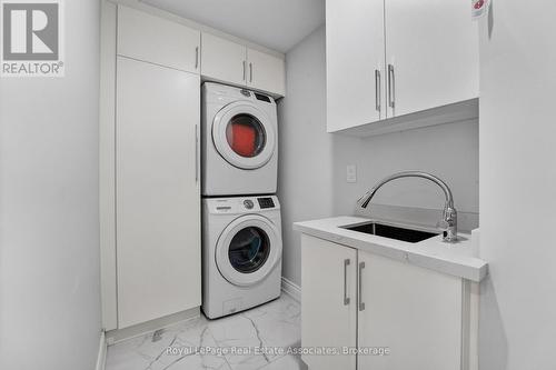 3346 Chartrand Crescent, Mississauga, ON - Indoor Photo Showing Laundry Room