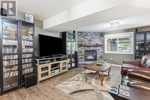 40 Maich Crescent, Brantford, ON - Indoor Photo Showing Living Room With Fireplace