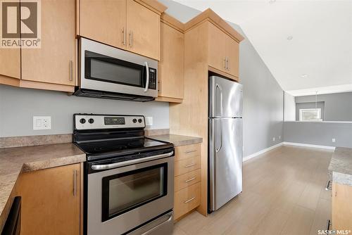 4203 Green Apple Drive E, Regina, SK - Indoor Photo Showing Kitchen With Stainless Steel Kitchen