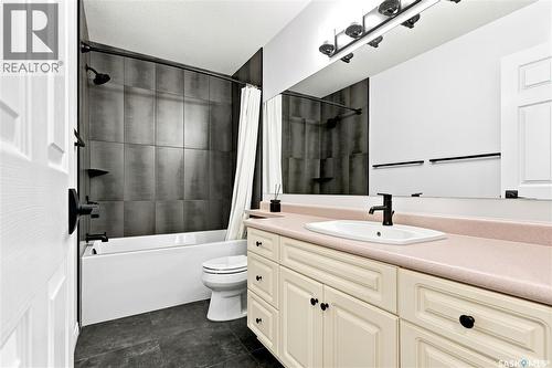 11 605 Perehudoff Crescent, Saskatoon, SK - Indoor Photo Showing Bathroom