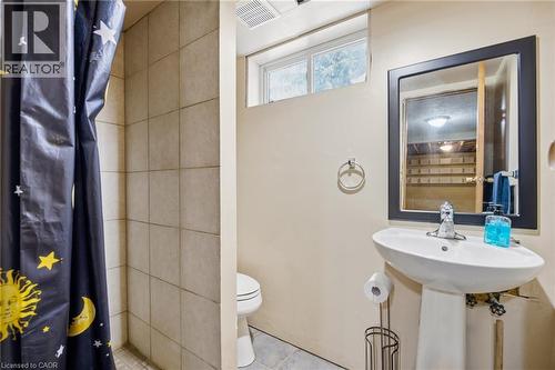 33 Belmont Avenue E, Kitchener, ON - Indoor Photo Showing Bathroom