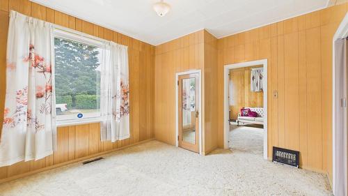 1041 4Th Avenue, Fernie, BC - Indoor Photo Showing Other Room