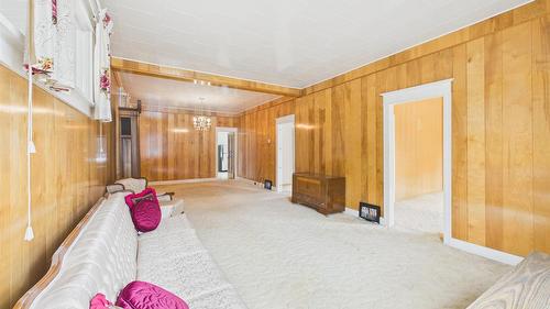 1041 4Th Avenue, Fernie, BC - Indoor