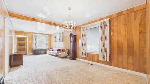 1041 4Th Avenue, Fernie, BC - Indoor Photo Showing Other Room