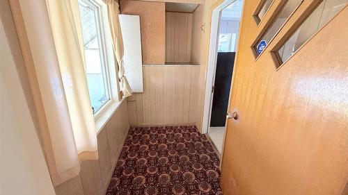 1041 4Th Avenue, Fernie, BC - Indoor Photo Showing Other Room