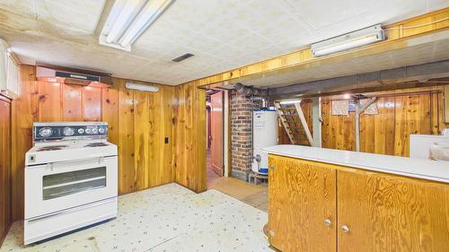 1041 4Th Avenue, Fernie, BC - Indoor