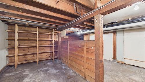 1041 4Th Avenue, Fernie, BC - Indoor