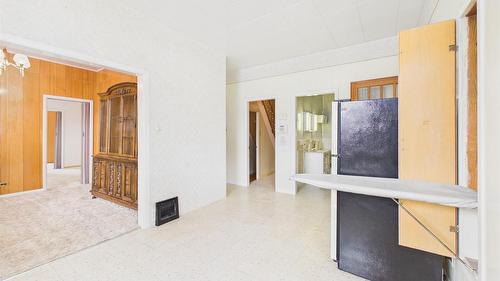 1041 4Th Avenue, Fernie, BC - Indoor Photo Showing Other Room