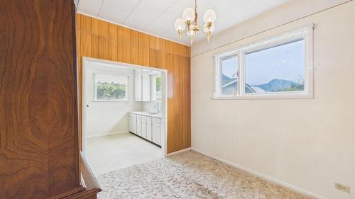 1041 4Th Avenue, Fernie, BC - Indoor Photo Showing Other Room