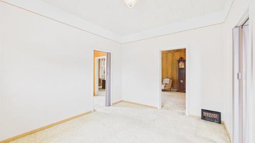 1041 4Th Avenue, Fernie, BC - Indoor Photo Showing Other Room