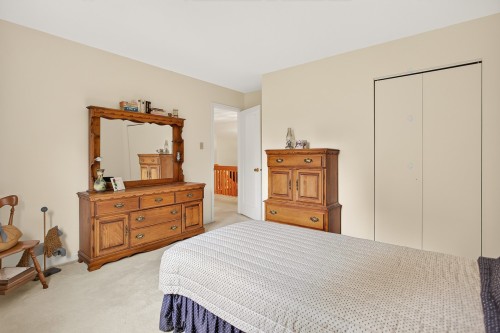 Chambre à coucher - 16 Rue Haendel, Kirkland, QC - Indoor Photo Showing Bedroom