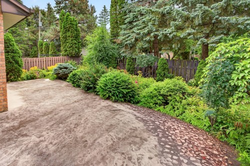 Cour - 16 Rue Haendel, Kirkland, QC - Outdoor