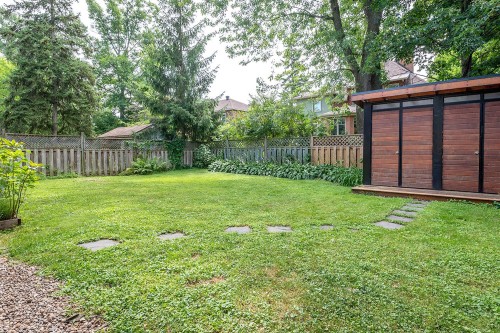 Courtyard - 355 Av. Edison, Saint-Lambert, QC - Outdoor