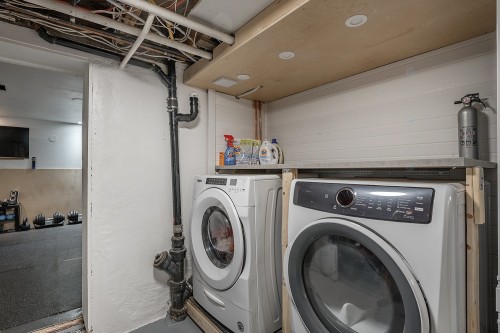 Laundry - 355 Av. Edison, Saint-Lambert, QC - Indoor Photo Showing Laundry Room