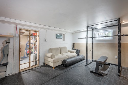 Exercise Room - 355 Av. Edison, Saint-Lambert, QC - Indoor
