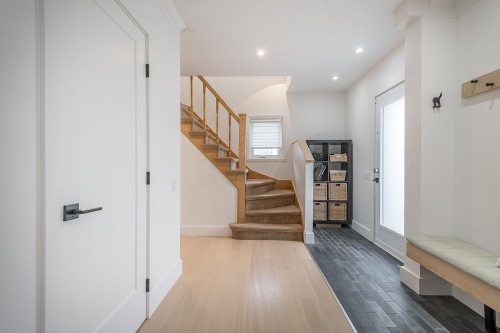 Mud Room - 355 Av. Edison, Saint-Lambert, QC - Indoor Photo Showing Other Room