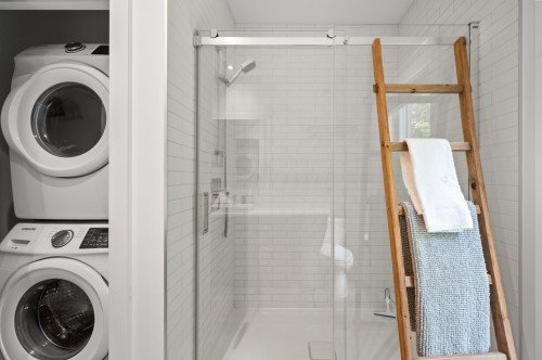 Salle de bains - 161 Ch. Du Retour-Aux-Sources, Amherst, QC - Indoor Photo Showing Laundry Room