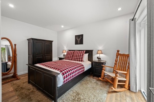 Chambre à coucher principale - 171 Ch. Du Retour-Aux-Sources, Amherst, QC - Indoor Photo Showing Bedroom