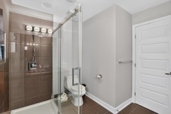 Salle de bains attenante à la CCP - 