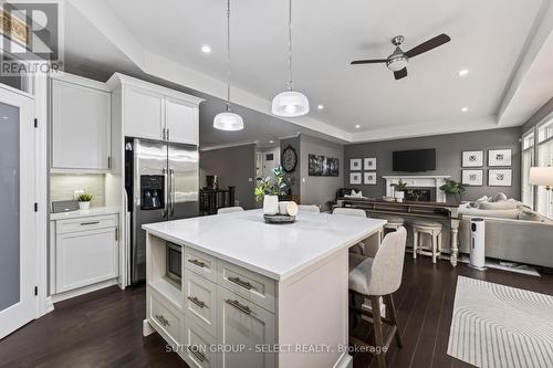 14 Mayapple Crescent, Middlesex Centre (Ilderton), ON - Indoor Photo Showing Kitchen With Upgraded Kitchen