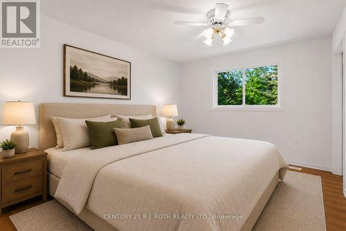 957 7Th Line, Innisfil, ON - Indoor Photo Showing Bedroom