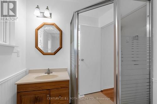 957 7Th Line, Innisfil, ON - Indoor Photo Showing Bathroom