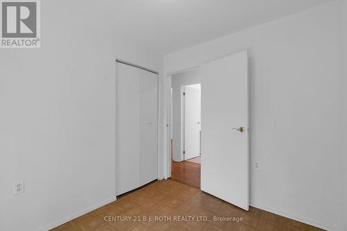 957 7Th Line, Innisfil, ON - Indoor Photo Showing Other Room