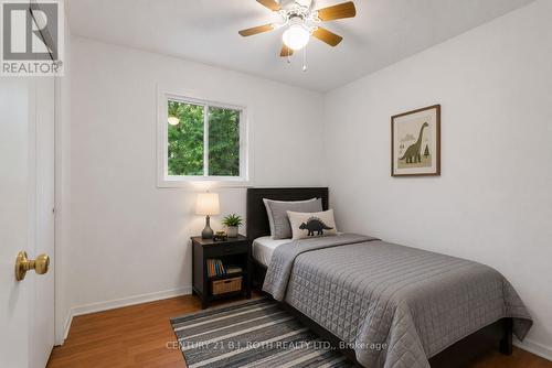 957 7Th Line, Innisfil, ON - Indoor Photo Showing Bedroom