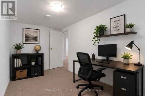 957 7Th Line, Innisfil, ON - Indoor Photo Showing Office