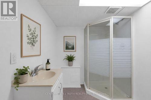 957 7Th Line, Innisfil, ON - Indoor Photo Showing Bathroom