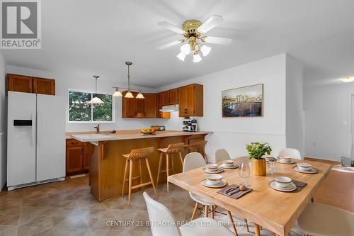 957 7Th Line, Innisfil, ON - Indoor Photo Showing Dining Room