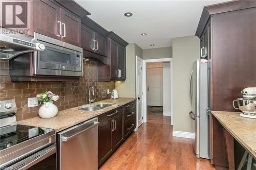 210 Dawson Street, Waterloo, ON - Indoor Photo Showing Kitchen With Double Sink With Upgraded Kitchen