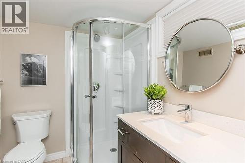 210 Dawson Street, Waterloo, ON - Indoor Photo Showing Bathroom