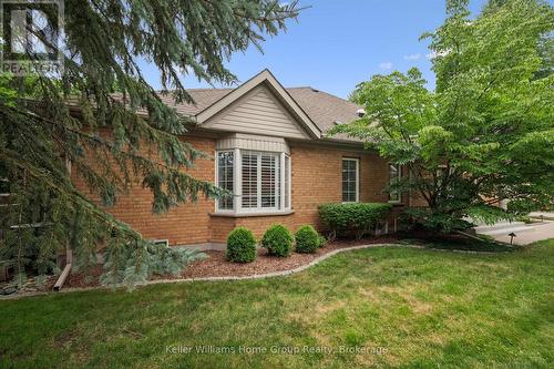 9 Magnolia Lane, Guelph (Village By The Arboretum), ON - Outdoor