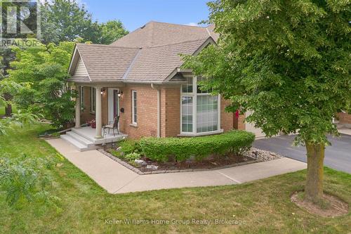 9 Magnolia Lane, Guelph (Village By The Arboretum), ON - Outdoor