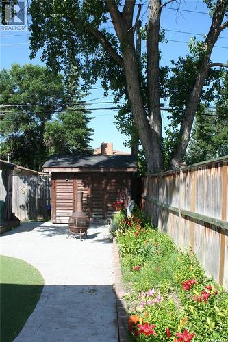 128 Riddell Crescent, Regina, SK - Outdoor