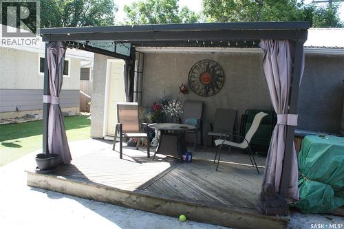 128 Riddell Crescent, Regina, SK - Outdoor