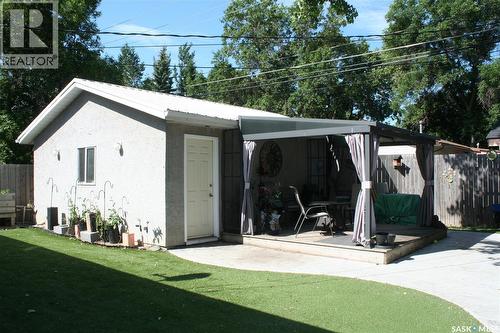 128 Riddell Crescent, Regina, SK - Outdoor