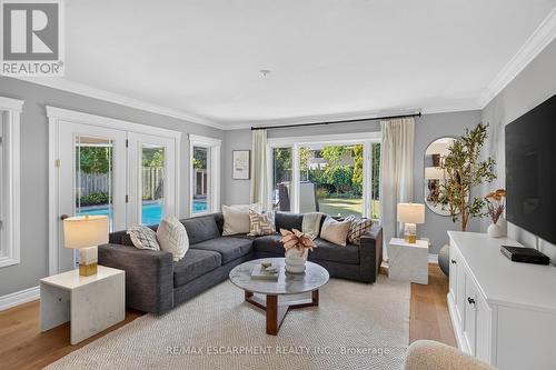 Come on! - 4461 Tremineer Avenue, Burlington, ON - Indoor Photo Showing Living Room